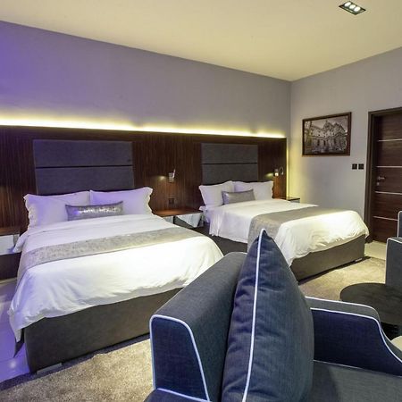 Bon Hotel Tripod أويري المظهر الخارجي الصورة