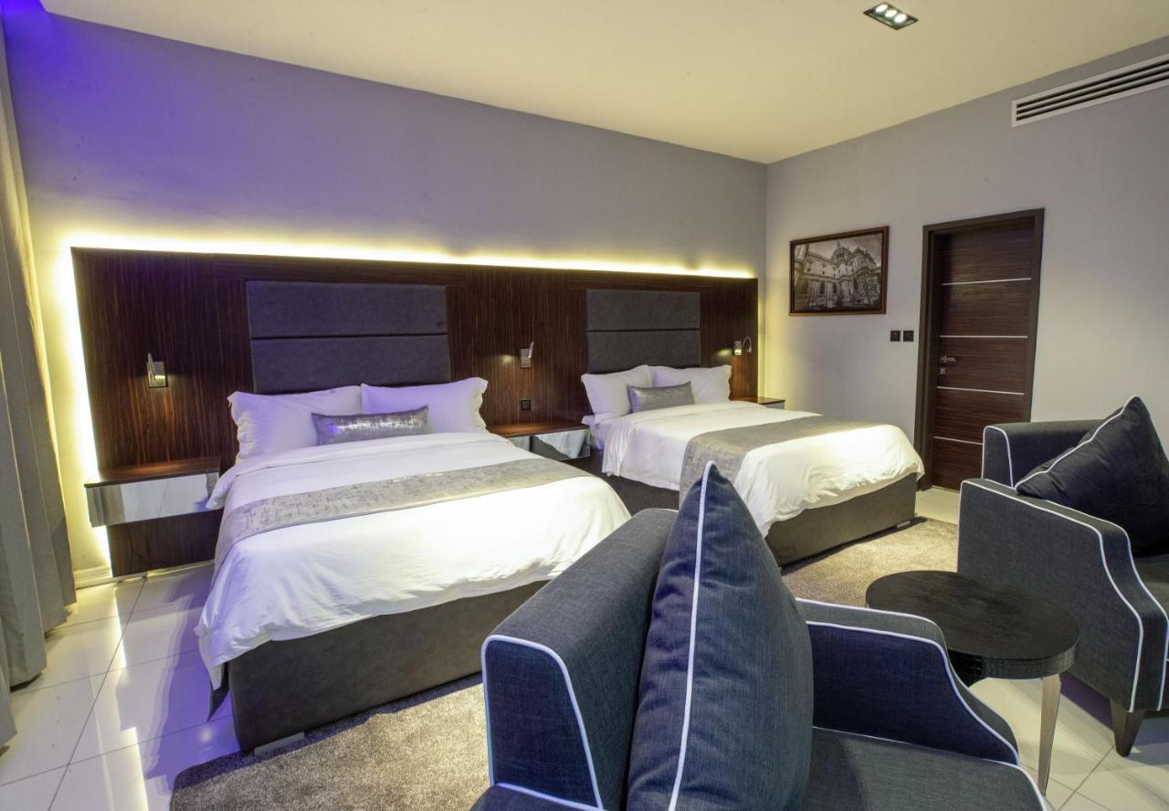 Bon Hotel Tripod أويري المظهر الخارجي الصورة